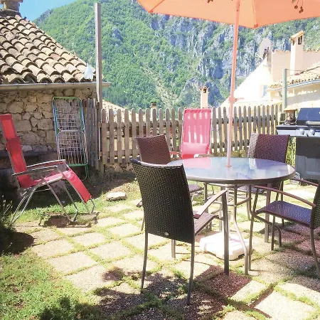 One-bedroom Holiday In Casa de Férias Cornillon-sur-lʼOule