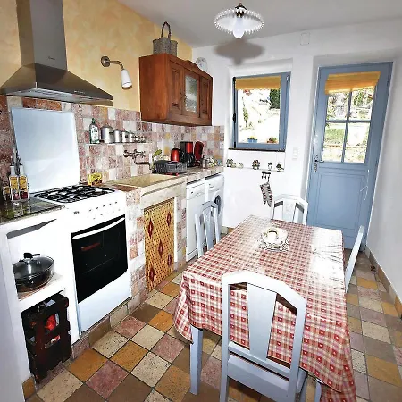 One-bedroom Holiday In * Cornillon-sur-lʼOule